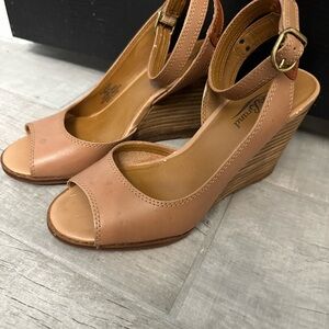 Lucky Brand Tan Wedge Sandals